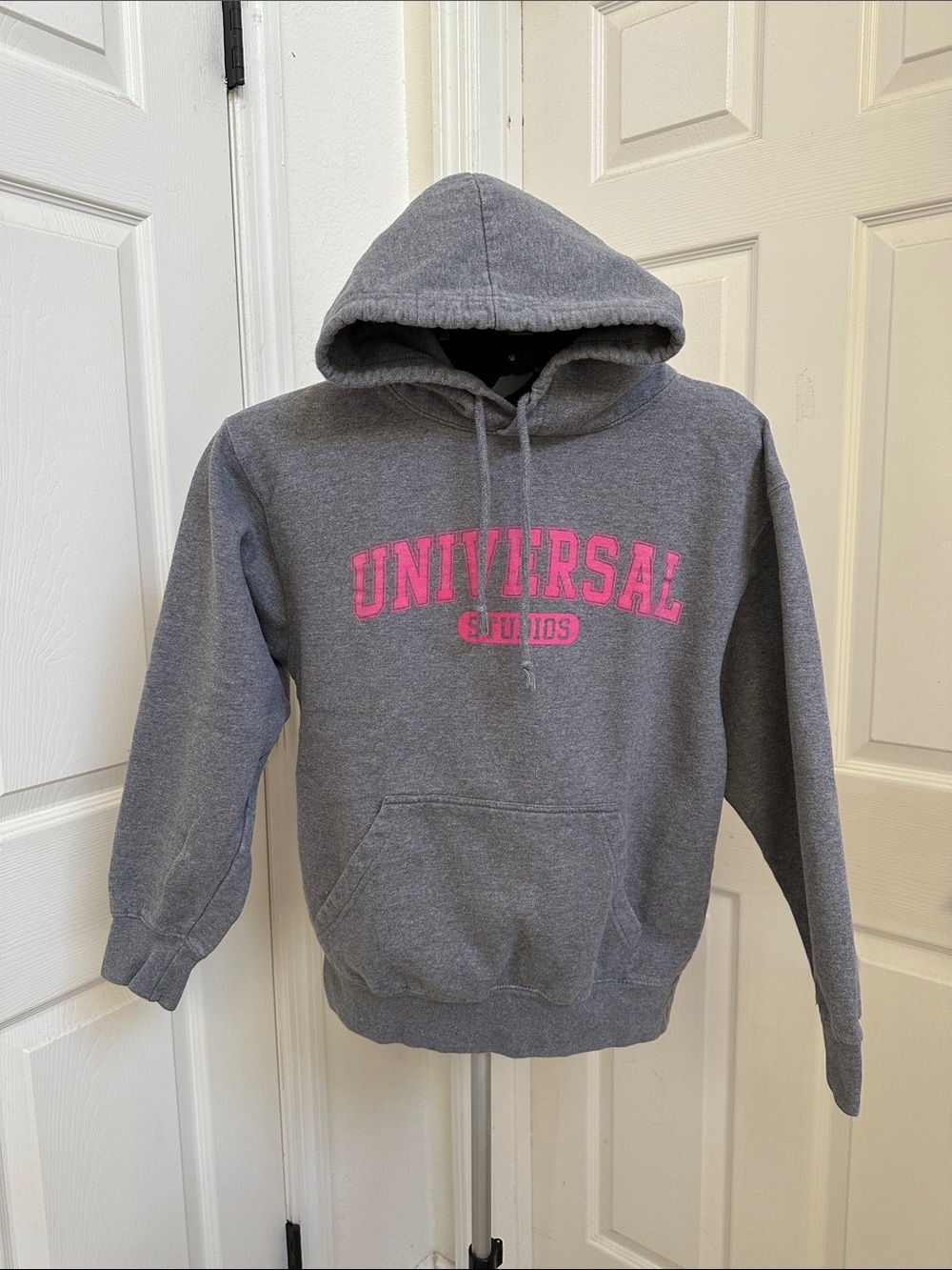 Universal Studio Women’s Graphic Logo Gray Pullover Hoodie in Size S